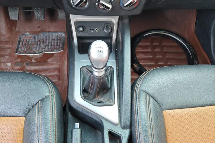 Used JAC Group Refine S3 2014 1.5L Manual Luxury Model Gear Lever