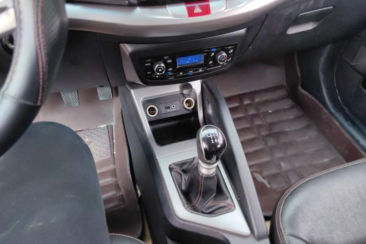 Used JAC Group Refine S3 2014 1.5L Manual Luxury Smart Model Gear Lever