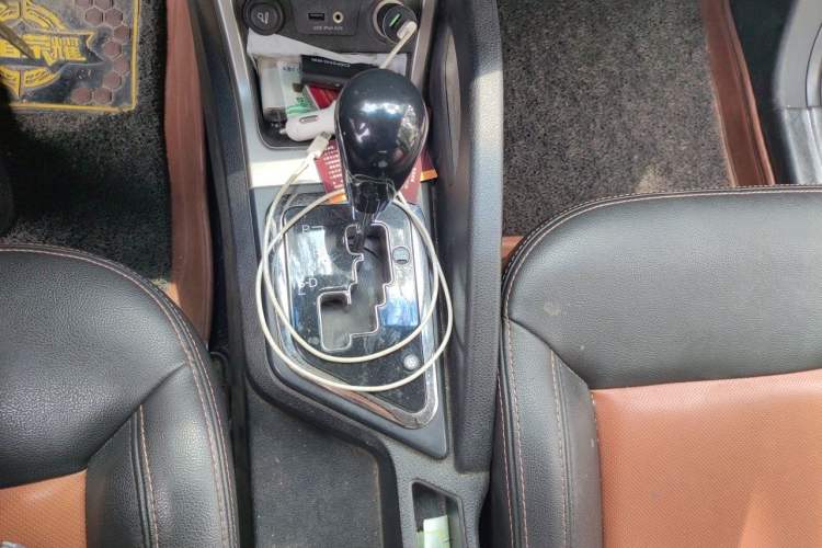 Used JAC Group Refine S3 2014 1.5L CVT Luxury Smart Model Gear Lever