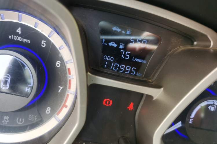Used JAC Group Refine S3 2014 1.5L Manual Luxury Smart Model Odometer Close Up