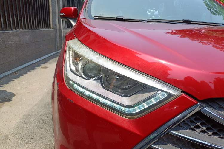 Used JAC Group Refine S3 2014 1.5L CVT Luxury Smart Model Right Front Headlight