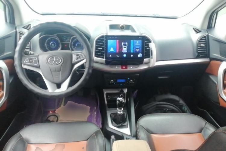 Used JAC Group Refine S3 2014 1.5L Manual Luxury Smart Model Center Console