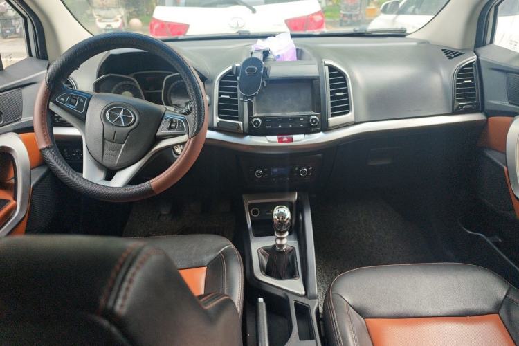 Used JAC Group Refine S3 2014 1.5L Manual Luxury Smart Model Center Console