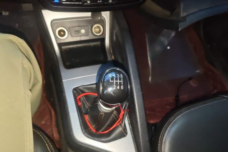 Used JAC Group Refine S3 2014 1.5L Manual Luxury Smart Model Gear Lever