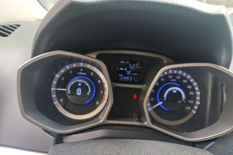 Used JAC Group Refine S3 2014 1.5L Manual Luxury Smart Model Odometer Close Up
