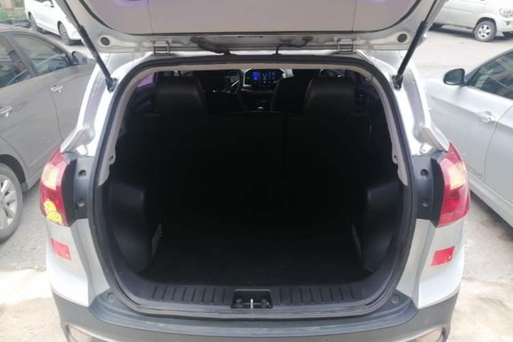 Used JAC Group Refine S3 2014 1.5L Manual Luxury Smart Model Trunk
