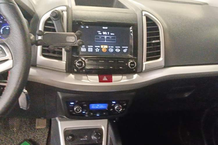 Used JAC Group Refine S3 2014 1.5L Manual Luxury Smart Model Audio And AC Panel