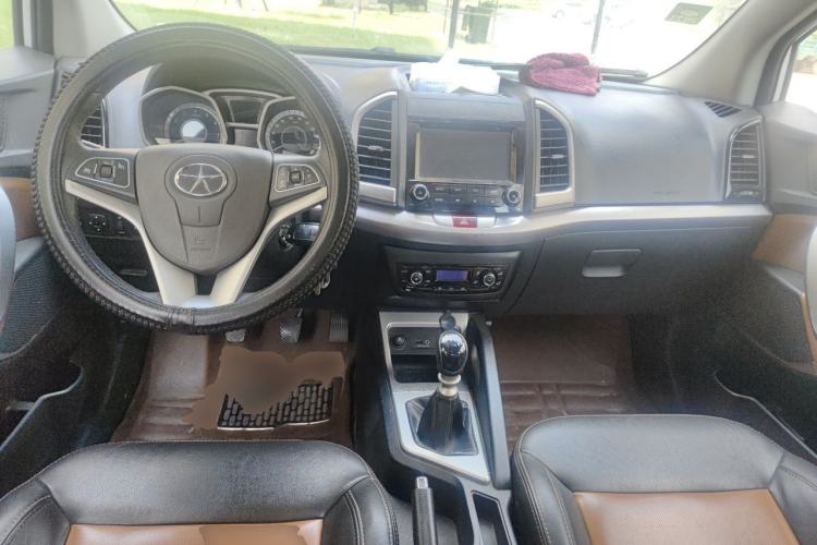 Used JAC Group Refine S3 2014 1.5L Manual Luxury Smart Model Center Console