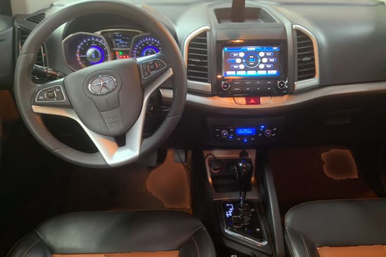 Used JAC Group Refine S3 2014 1.5L CVT Luxury Smart Model Center Console