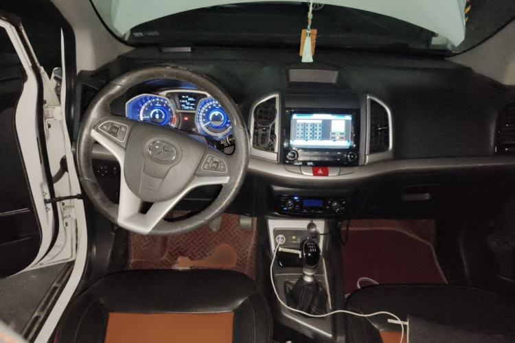 Used JAC Group Refine S3 2014 1.5L Manual Luxury Smart Model Center Console