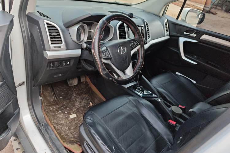 Used JAC Group Refine S3 2014 1.5L CVT Luxury Smart Model Center Console