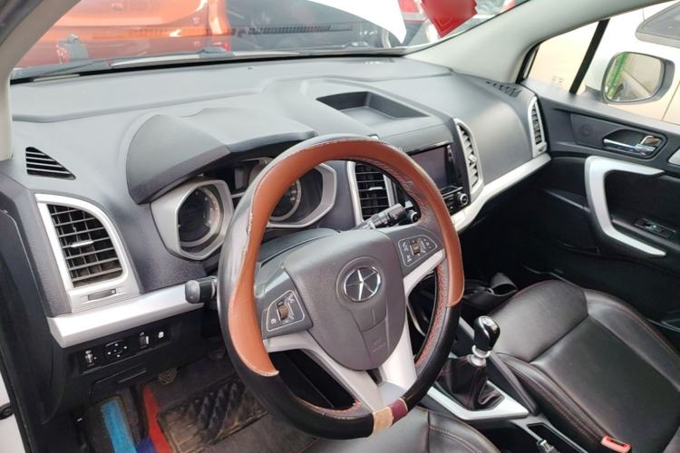 Used JAC Group Refine S3 2014 1.5L Manual Luxury Smart Model Center Console