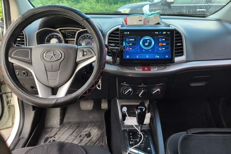 Used JAC Group Refine S3 2014 1.5L CVT Luxury Version Center Console
