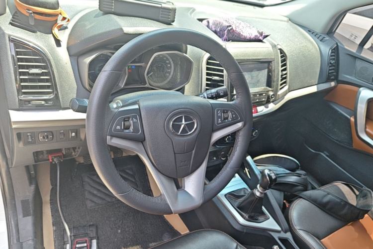 Used JAC Group Refine S3 2014 1.5L Manual Luxury Smart Model Center Console
