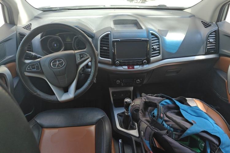 Used JAC Group Refine S3 2014 1.5L Manual Luxury Smart Model Center Console
