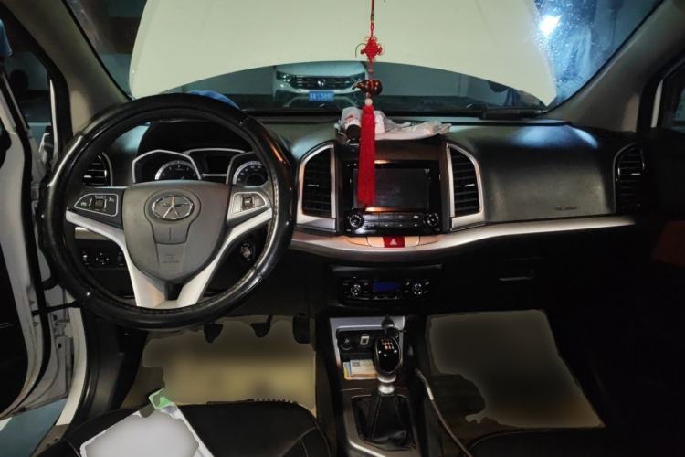 Used JAC Group Refine S3 2014 1.5L Manual Luxury Smart Model Center Console