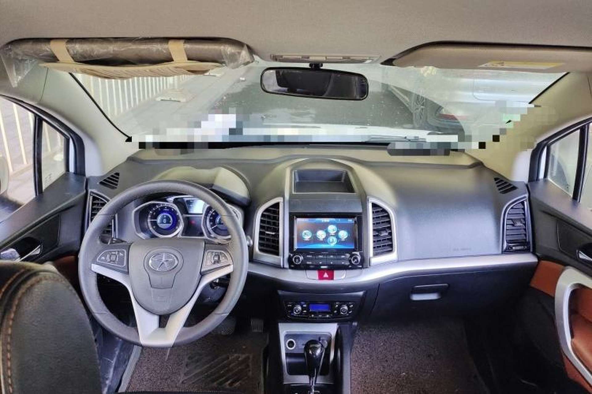 Used JAC Group Refine S3 2014 1.5L CVT Luxury Smart Model Center Console