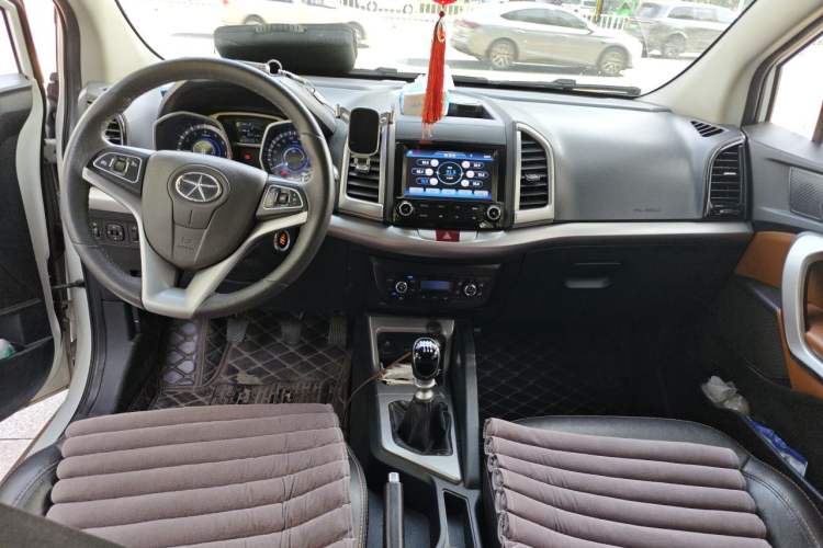 Used JAC Group Refine S3 2014 1.5L Manual Luxury Smart Model Center Console