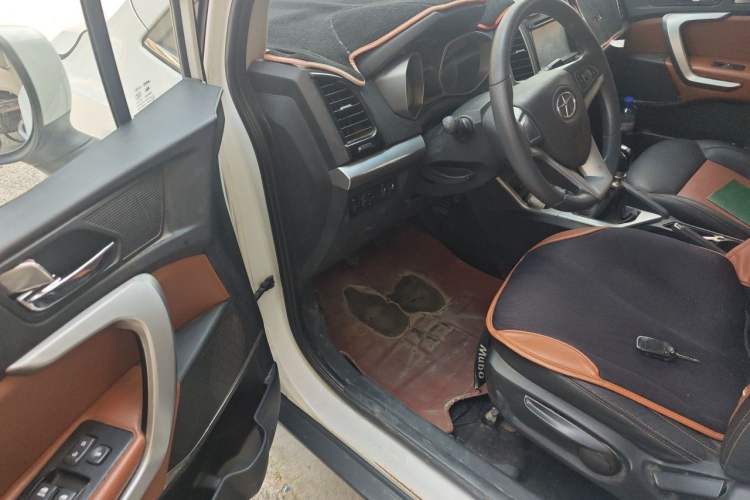 Used JAC Group Refine S3 2014 1.5L Manual Luxury Model Driver Seat