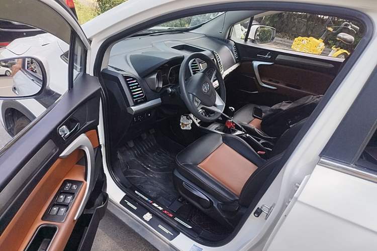 Used JAC Group Refine S3 2014 1.5L Manual Luxury Smart Model Driver Seat