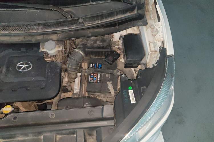 Used JAC Group Refine S3 2014 1.5L Manual Luxury Model Engine Bay Left