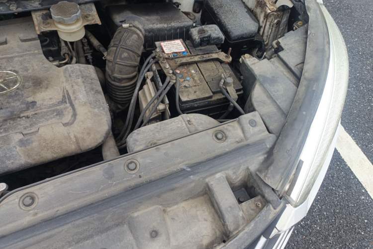 Used JAC Group Refine S3 2014 1.5L Manual Luxury Smart Model Engine Bay Left