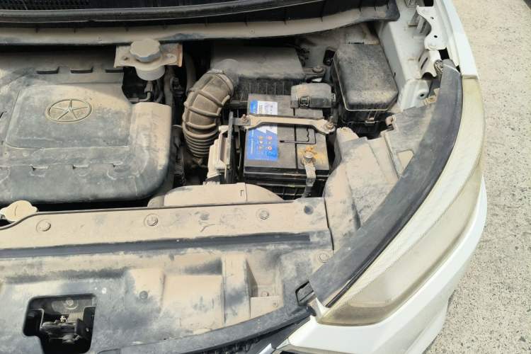 Used JAC Group Refine S3 2014 1.5L Manual Luxury Smart Model Engine Bay Left