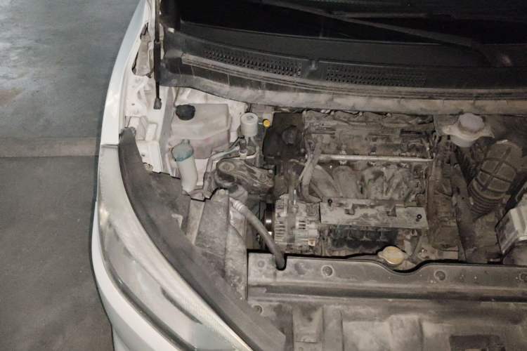 Used JAC Group Refine S3 2014 1.5L Manual Luxury Smart Model Engine Bay Right
