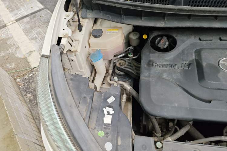 Used JAC Group Refine S3 2014 1.5L CVT Luxury Smart Model Engine Bay Right