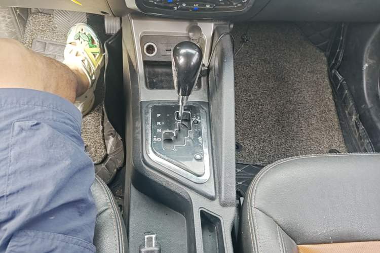 Used JAC Group Refine S3 2014 1.5L CVT Luxury Smart Model Gear Lever