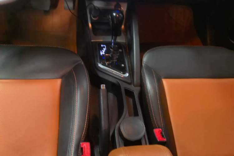 Used JAC Group Refine S3 2014 1.5L CVT Luxury Smart Model Gear Lever