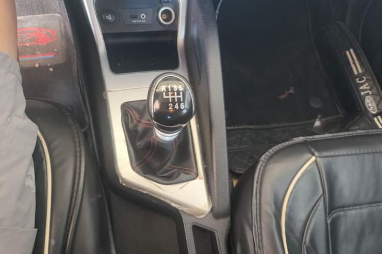 Used JAC Group Refine S3 2014 1.5L Manual Luxury Smart Model Gear Lever