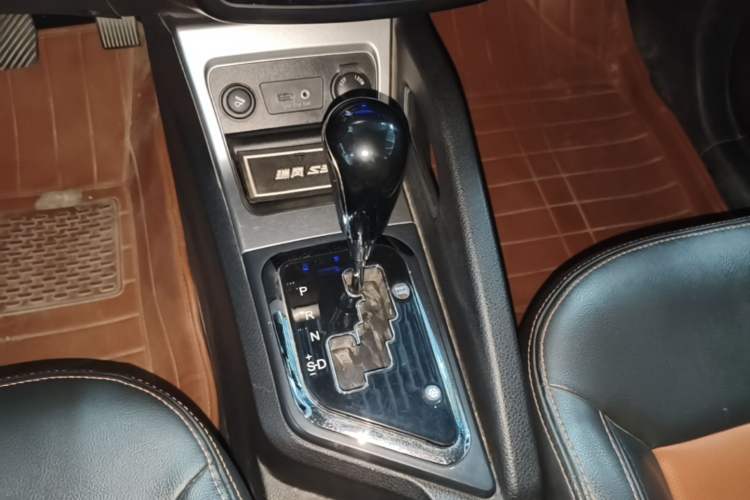 Used JAC Group Refine S3 2014 1.5L CVT Luxury Smart Model Gear Lever