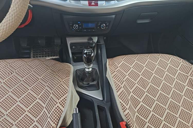 Used JAC Group Refine S3 2014 1.5L Manual Luxury Smart Model Gear Lever