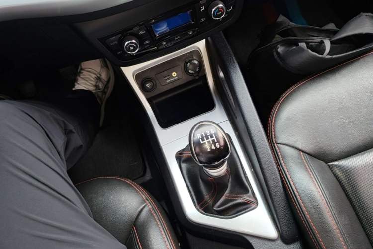 Used JAC Group Refine S3 2014 1.5L Manual Luxury Smart Model Gear Lever
