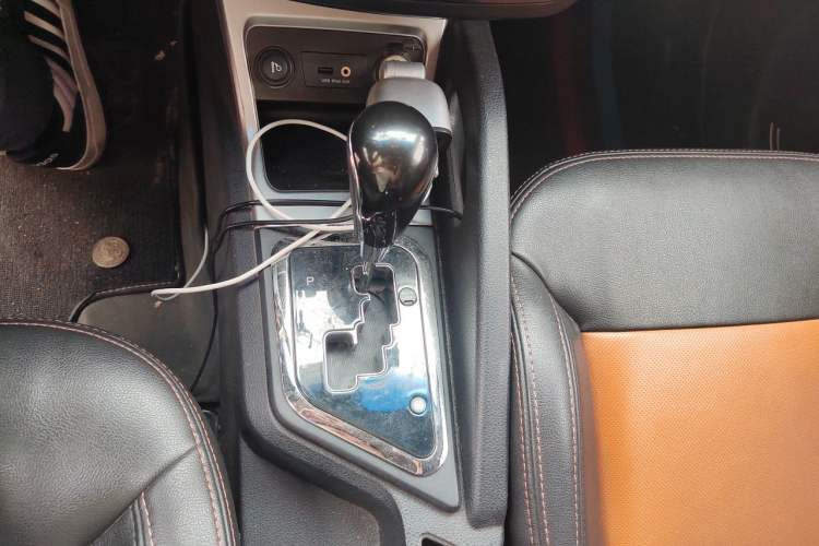 Used JAC Group Refine S3 2014 1.5L CVT Luxury Smart Model Gear Lever