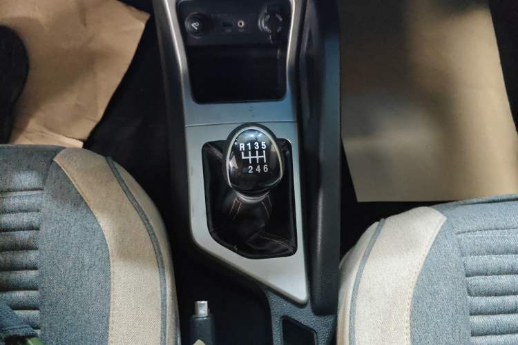 Used JAC Group Refine S3 2014 1.5L Manual Luxury Model Gear Lever