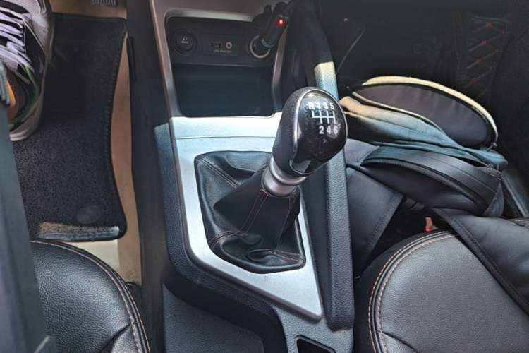Used JAC Group Refine S3 2014 1.5L Manual Luxury Smart Model Gear Lever