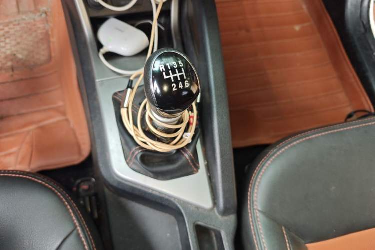 Used JAC Group Refine S3 2014 1.5L Manual Luxury Smart Model Gear Lever