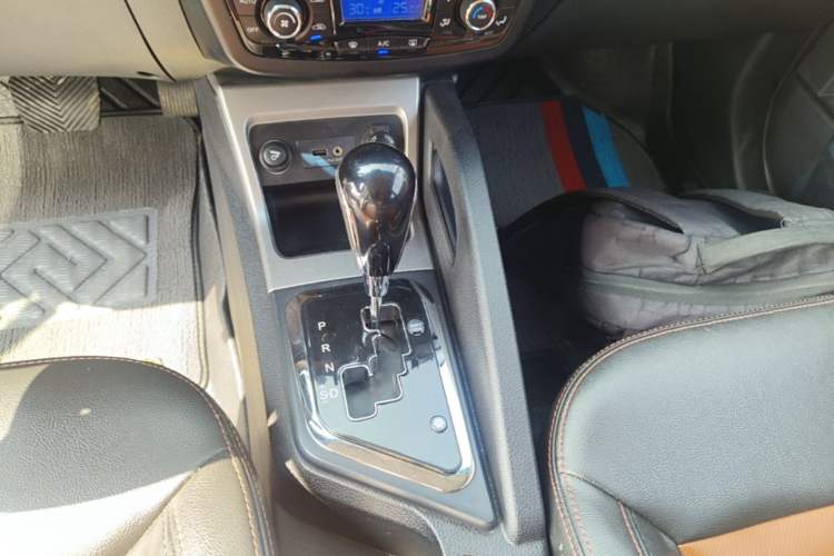 Used JAC Group Refine S3 2014 1.5L CVT Luxury Smart Model Gear Lever
