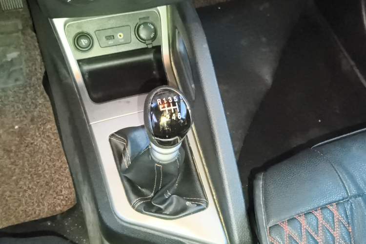 Used JAC Group Refine S3 2014 1.5L Manual Luxury Model Gear Lever