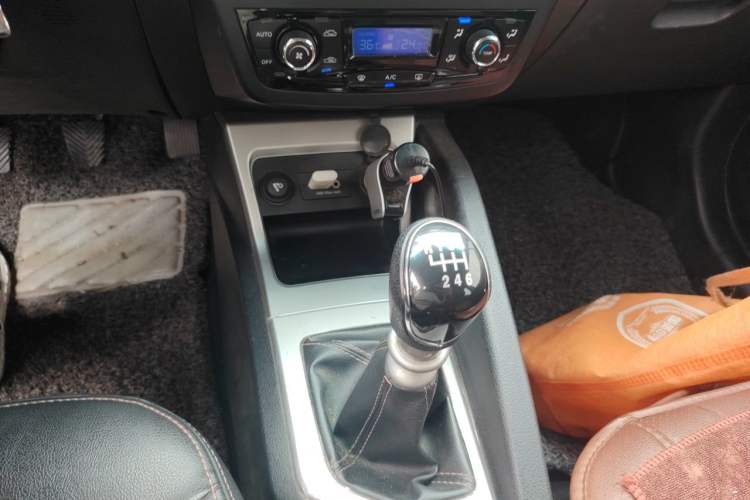 Used JAC Group Refine S3 2014 1.5L Manual Luxury Smart Model Gear Lever