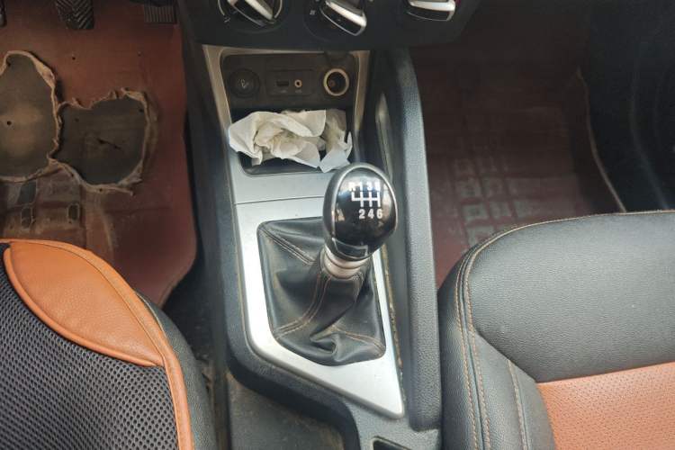 Used JAC Group Refine S3 2014 1.5L Manual Luxury Model Gear Lever