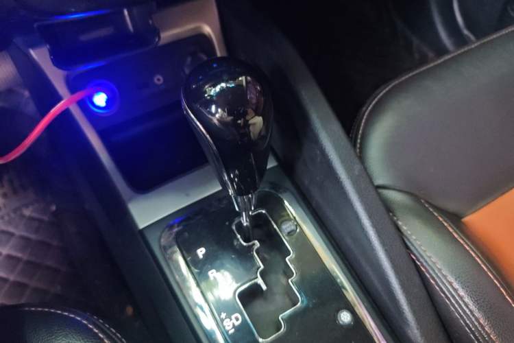 Used JAC Group Refine S3 2014 1.5L CVT Luxury Smart Model Gear Lever