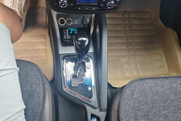Used JAC Group Refine S3 2014 1.5L CVT Luxury Smart Model Gear Lever