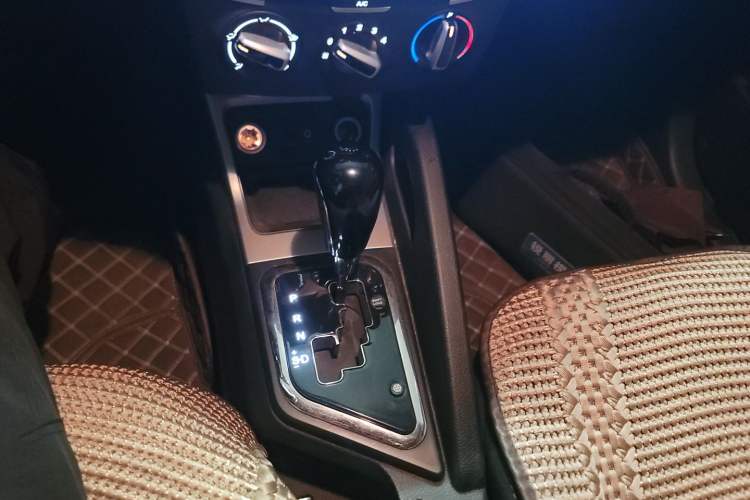 Used JAC Group Refine S3 2014 1.5L CVT Luxury Version Gear Lever
