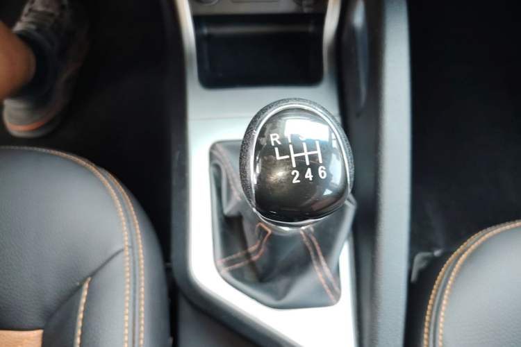 Used JAC Group Refine S3 2014 1.5L Manual Luxury Model Gear Lever