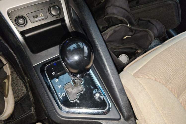Used JAC Group Refine S3 2014 1.5L CVT Luxury Smart Model Gear Lever