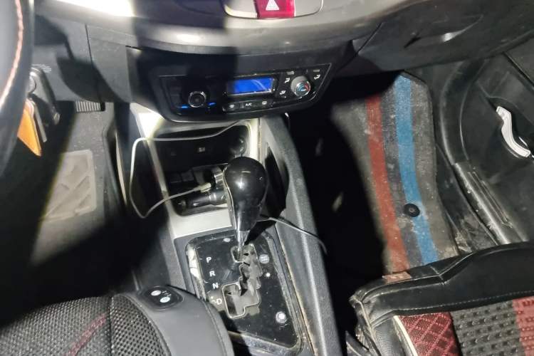 Used JAC Group Refine S3 2014 1.5L CVT Luxury Smart Model Gear Lever