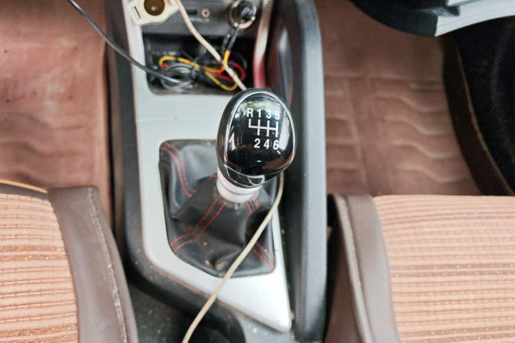 Used JAC Group Refine S3 2014 1.5L Manual Luxury Smart Model Gear Lever